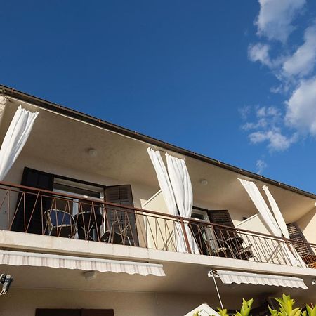 Apartments Niki เบรลา ภายนอก รูปภาพ