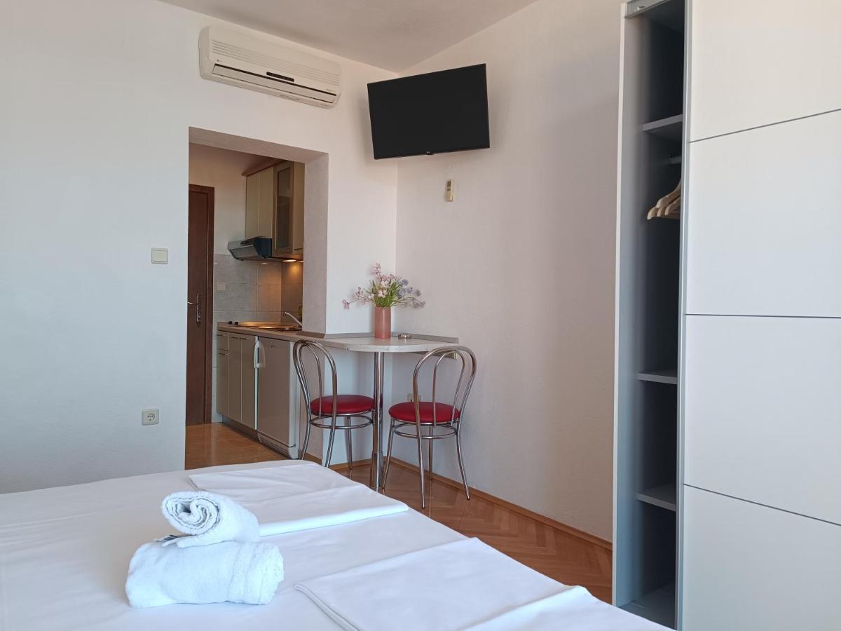 Apartments Niki เบรลา ภายนอก รูปภาพ