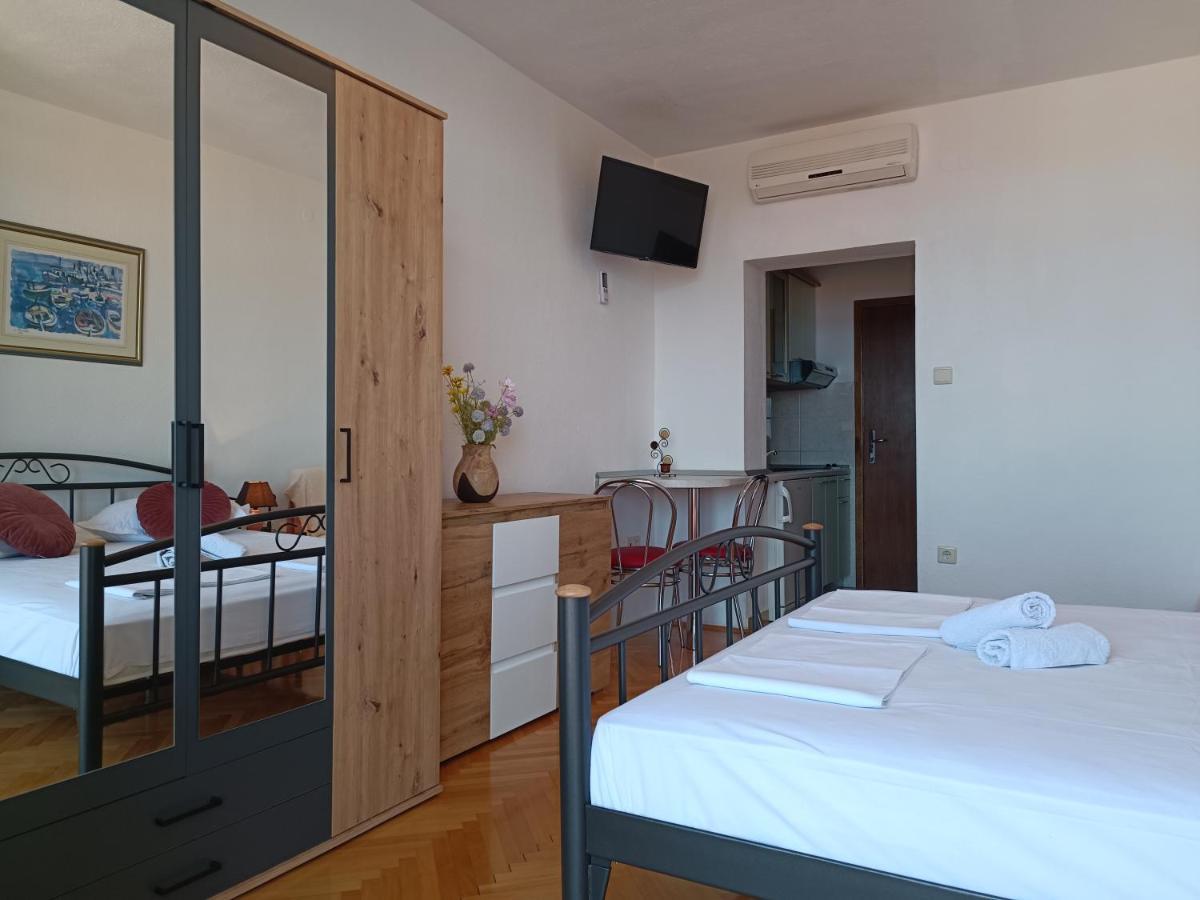 Apartments Niki เบรลา ภายนอก รูปภาพ