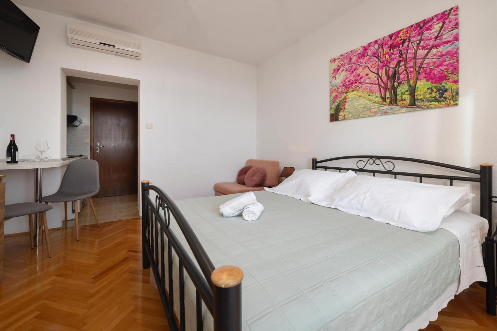 Apartments Niki เบรลา ภายนอก รูปภาพ